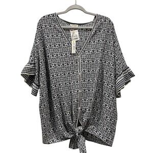 Women's Navy and White Patterned dressy 2X Top